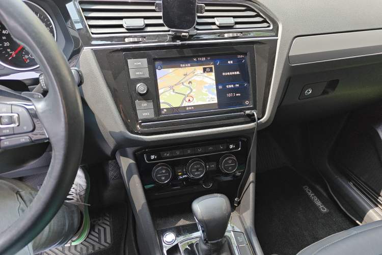 Used Volkswagen Tiguan L New Energy 2019 430 PHEV Hybrid Luxury Edition Audio And AC Panel