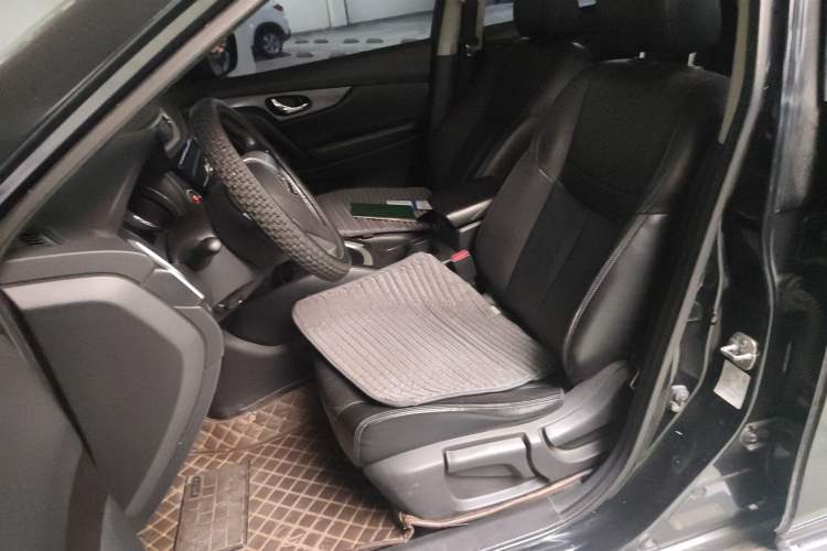 Used Nissan X-Trail 2015 2.0L CVT Comfort MAX Edition 2WD