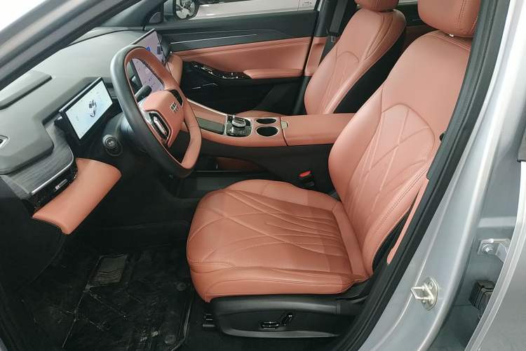 Used Geely Galaxy L6 2025 EM-i 140km Starship Edition
