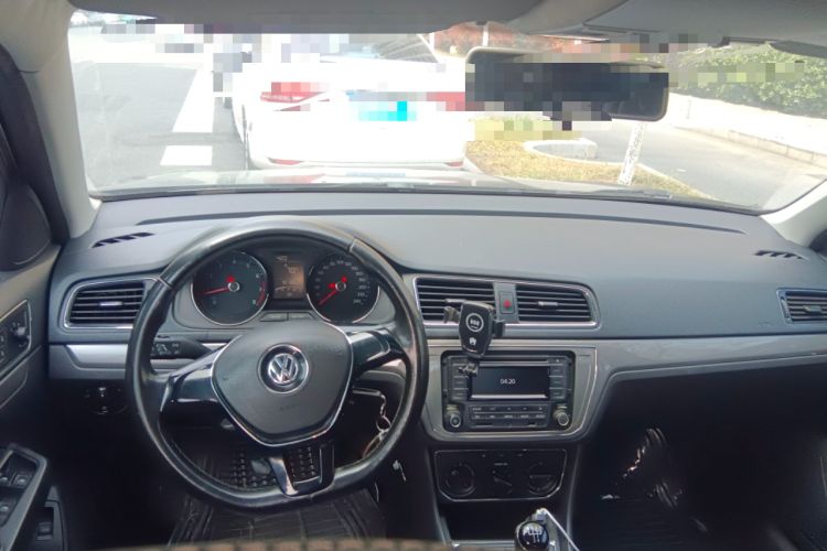 Used Volkswagen Lavida 2015 1.6L Manual Comfort Edition Center Console