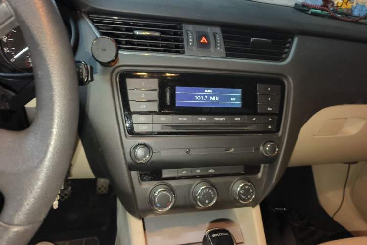 Used Skoda Octavia 2015 1.6L Automatic Yijie Edition
