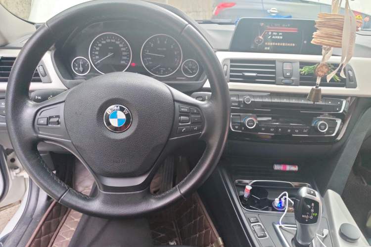 Used BMW 3 Series 2016 320Li Fashion Model Center Console