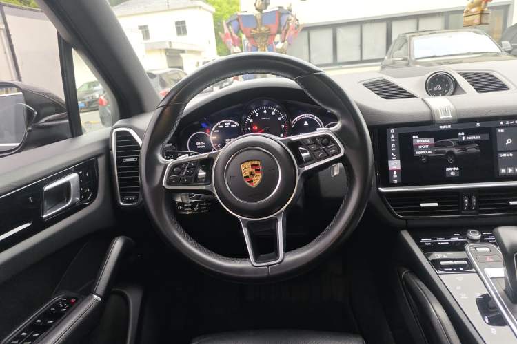 Used Porsche Cayenne 2018 Cayenne 3.0T Steering Wheel