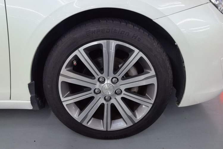 Used Peugeot 408 2014 1.8L Automatic Luxury Edition Right Rear Wheel Hub