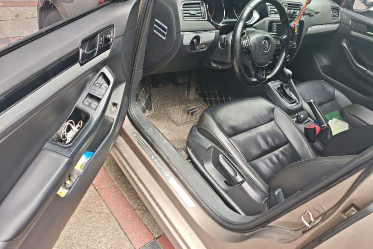 Used Volkswagen Sagitar 2017 1.6L Automatic Comfort Model Driver Seat