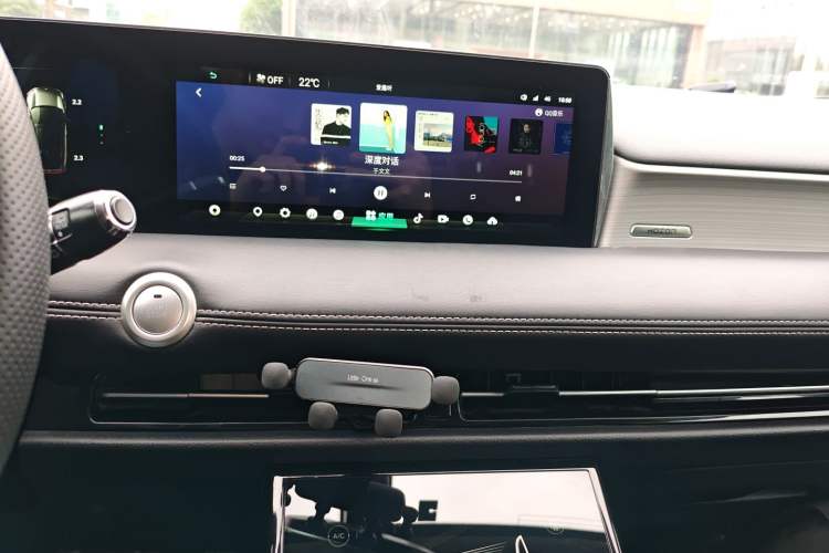 Used NETA U 2023 NETA U-Ⅱ Challenge Edition 400 U Show – Lithium Iron Phosphate Audio And AC Panel