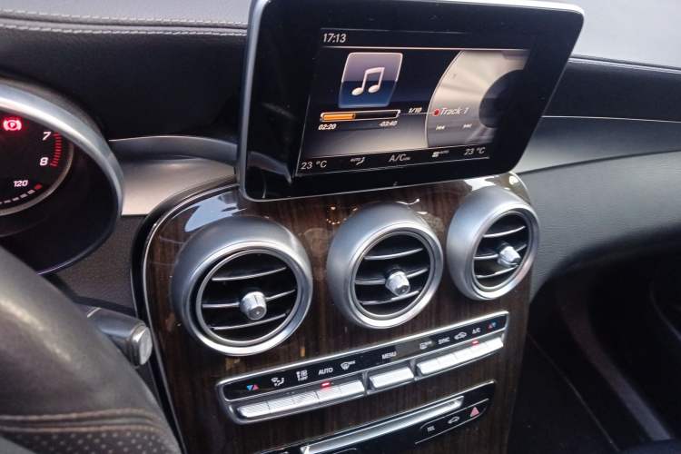 Used Mercedes-Benz GLC 2017 GLC 260 4MATIC Luxury Model
