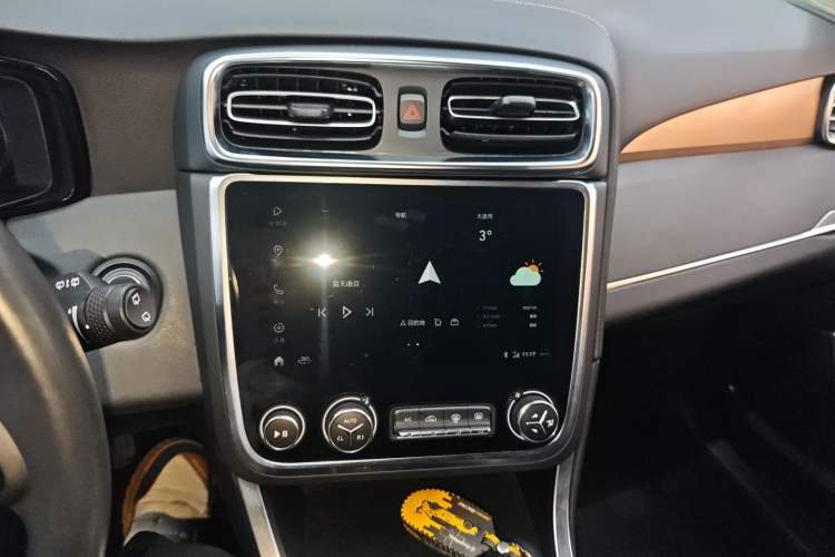 Used Lynk & Co 01 2020 2.0T Two-Wheel Drive Pure Pro Version China VI Standard
