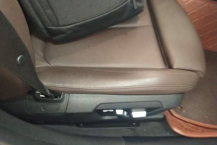 Used BMW 3 Series 2018 320Li Leading Model M Sport Package Right Front Seat