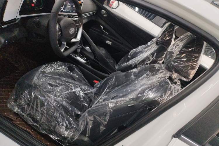 Used Hyundai Elantra 2023 1.5L CVT GLX Elite Edition
