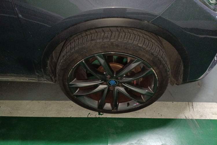 Used BYD Tang New Energy 2018 DM 2.0T All-Wheel Drive Smart Connect Elite 7-Seater China V Emission Standard Right Front Wheel Hub