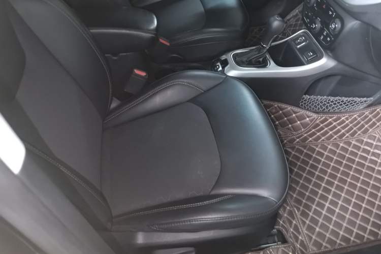 Used Jeep Compass 2020 220T Automatic Leading Edition