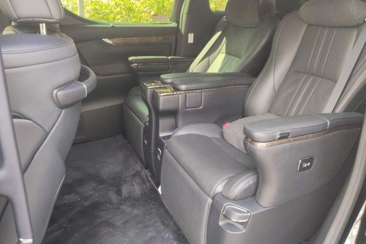 Used Toyota Vellfire 2020 Dual-Engine 2.5L HV Prestige Edition
