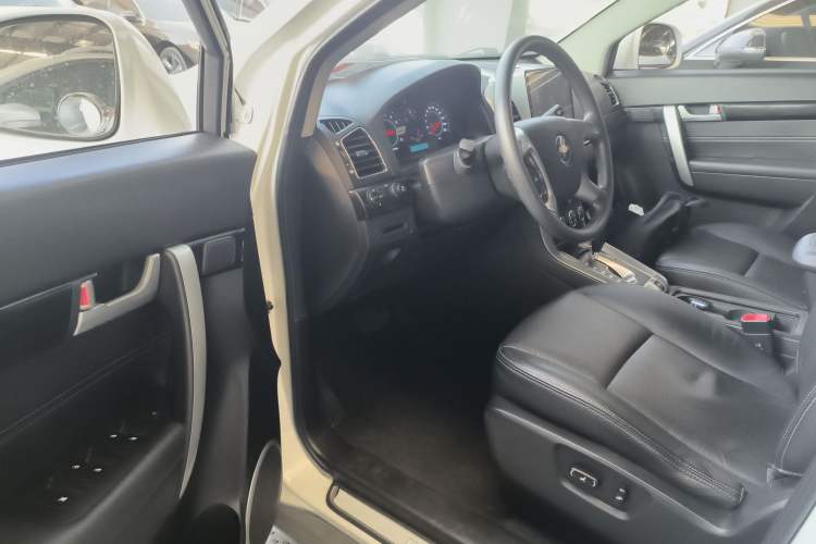 Used Chevrolet Captiva 2014 2.4L Two-Wheel Drive Urban Version 7 Seats
