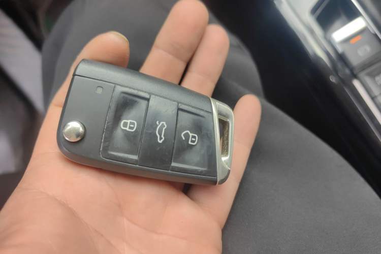 Used Volkswagen Tayron 2019 330TSI Two-Wheel Drive Luxury Model China VI Standard Vehicle Key