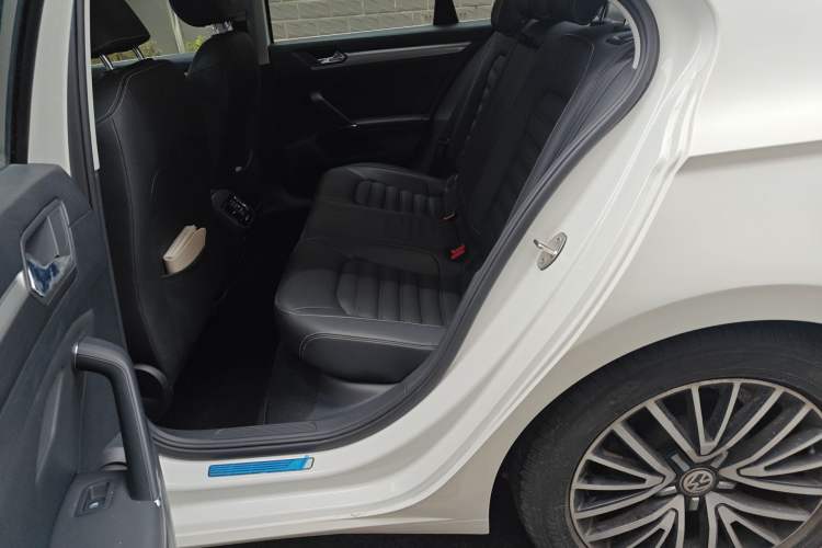 Used Volkswagen Lamando 2018 280TSI DSG Luxury Edition Left Rear Seat