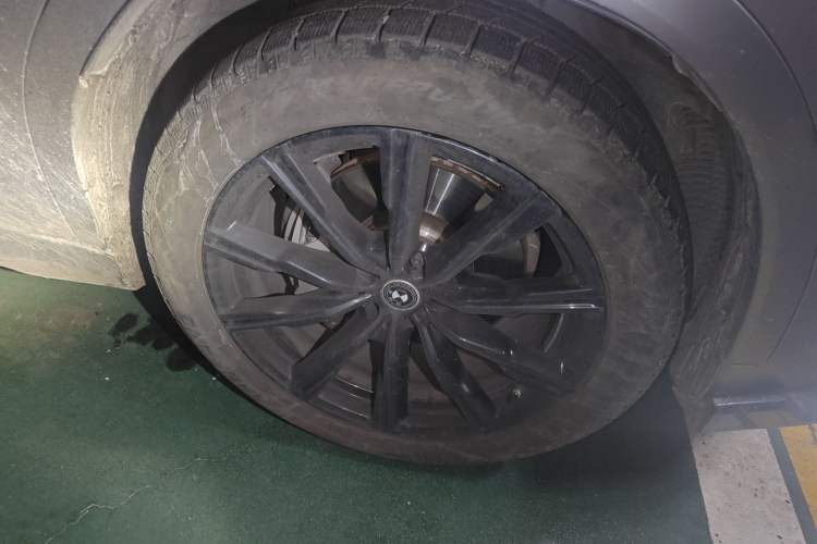 Used BMW X6 2022 Restyled xDrive40i M Sport Package Right Front Wheel Hub