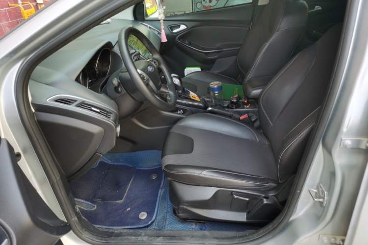 Used Ford Focus 2012 Sedan 1.6L Automatic Fashion Edition Left Front Seat