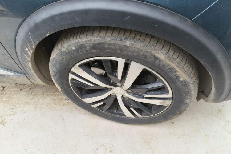 Used Peugeot 5008 2017 380THP 7-Seater Elite Edition Right Front Wheel Hub