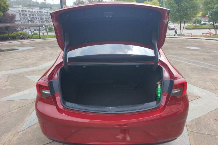 Used Buick Regal 2017 20T Elite Edition Trunk