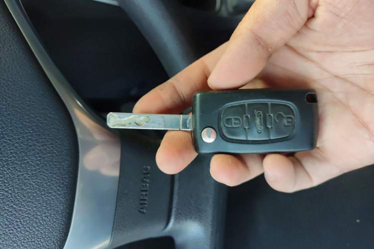 Used Peugeot 308 2014 Enjoy Edition Classic 1.6L Manual YouShang Model Vehicle Key