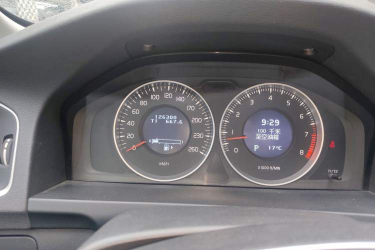 Used Volvo V60 2013 T5 Zhiya Edition Odometer Close Up