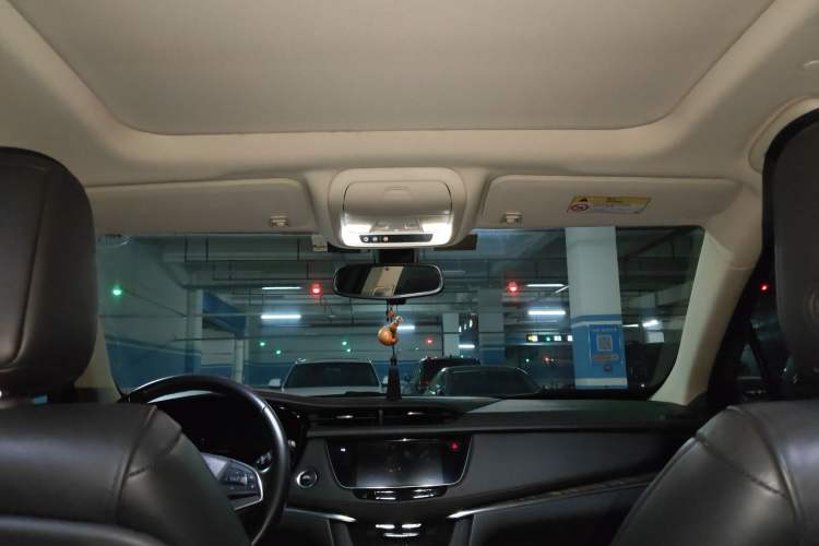 Used Cadillac XT5 2016 28T Four-Wheel Drive Luxury Model Headliner