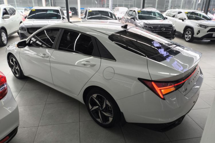 Used Hyundai Elantra 2021 1.5L CVT LUX Prestige Edition