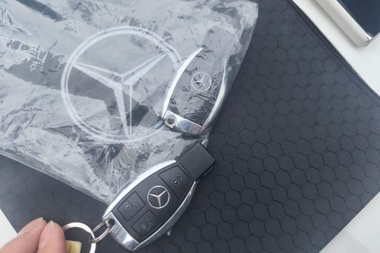 Used Mercedes-Benz GLK-Class 2013 GLK 300 4MATIC Dynamic Sunroof Model