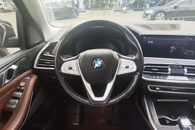 Used BMW X7 2019 xDrive40i Luxury Package with Leading Features
