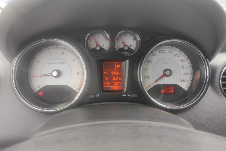 Used Peugeot 408 2011 1.6L Automatic Comfort Edition
