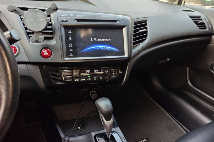 Used Honda Civic 2014 1.8L automatic luxury edition Audio And AC Panel