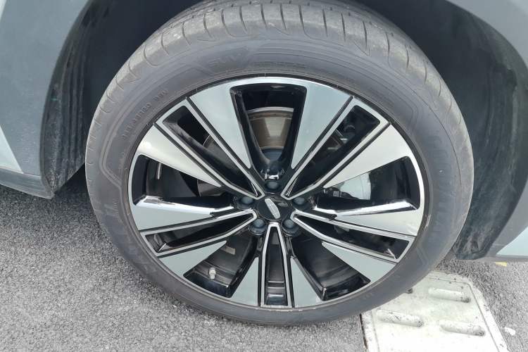 Used Geely Auto FX11 2025 4th Generation 1.5TD DCT Jinxiu
