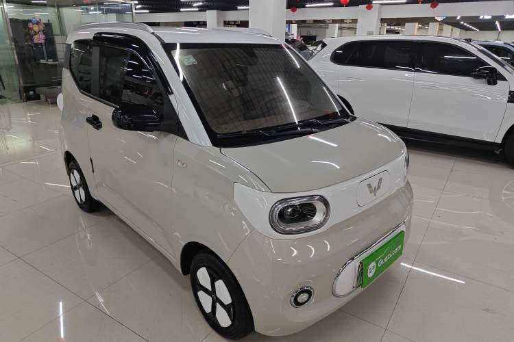 Used Wuling Hongguang MINIEV 2024 3rd Generation 215km Advanced Version
