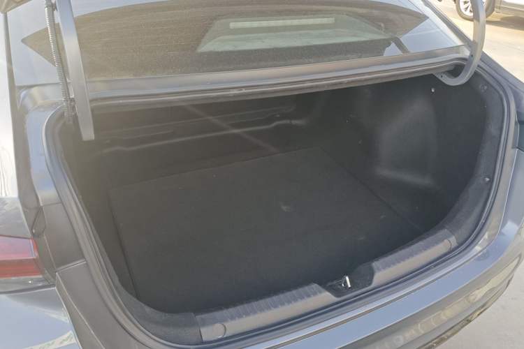 Used GAC Trumpchi EMPOW 2021 270T DCT J16 Version Trunk