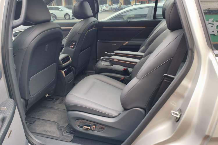 Used Dongfeng eπ eπ008 2024 210Max Range-Extended Version 6 Seats