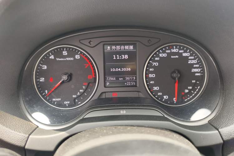 Used Audi A3 2016 Limousine 35 TFSI Ambition Edition Odometer Close Up