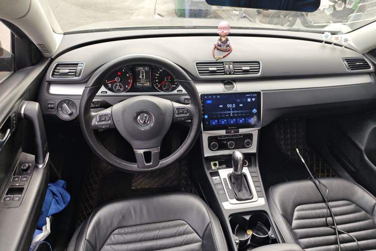 Used Volkswagen Magotan 2016 1.8TSI Smart Comfort Model Center Console