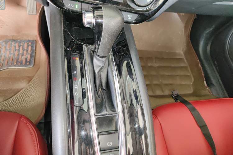 Used Honda Vezel 2015 1.5L CVT two-wheel drive Comfort trim
