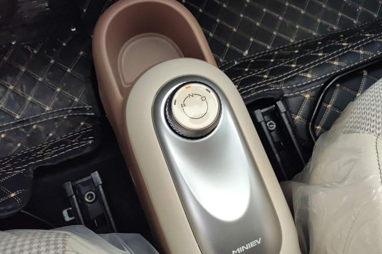 Used Wuling Hongguang MINIEV 2025 Four-Door Version Advanced Edition
