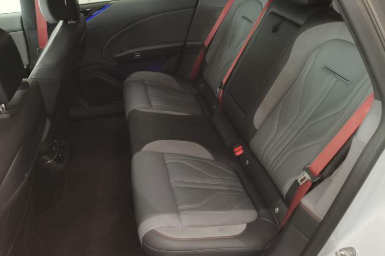 Used Zeekr 007GT 2025 Rear-Drive Intelligent Driving Version 75 kWh Left Rear Seat