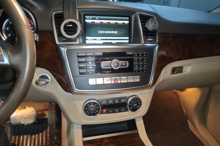 Used Mercedes-Benz M-Class 2014 ML 400 4MATIC Dynamic Model
