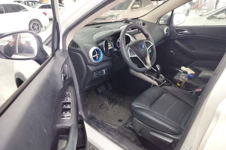 Used BYD Yuan New Energy 2018 EV360 Smart Connect Cool Edition Driver Seat