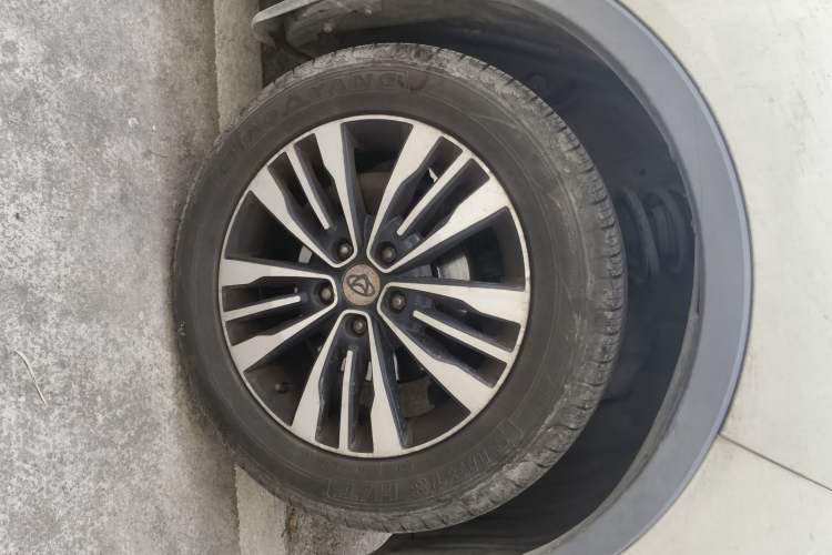 Used CHANGAN OSHAN CX70 2017 CX70T 1.5T Manual Zunqing Edition