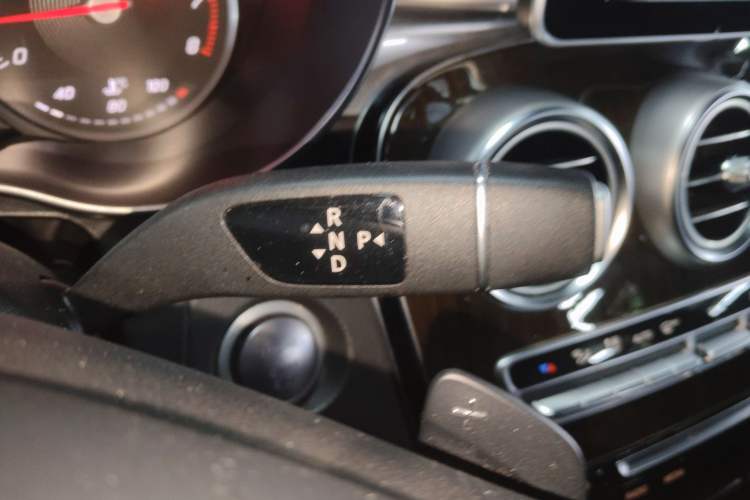 Used Mercedes-Benz GLC 2019 GLC 260 L 4MATIC Dynamic Model Gear Lever