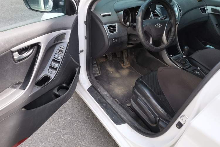 Used Hyundai Elantra (5th Generation / Langdong) 2016 1.6L Manual Luxury Model Driver Seat