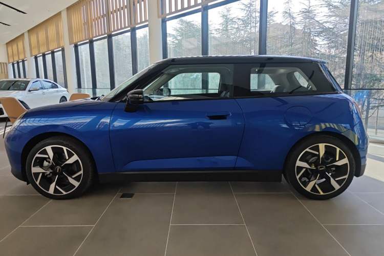 Used MINI Electric MINI COOPER 2024 452km COOPER SE Artist
