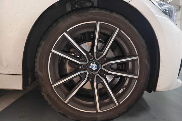 Used BMW 3 Series 2022 325Li M Sport Package Right Front Wheel Hub