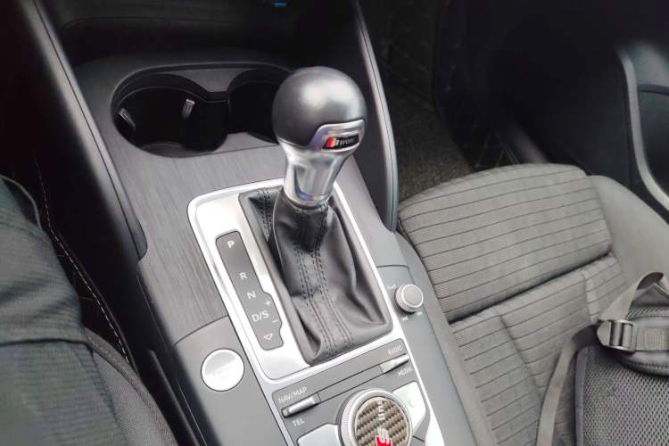 Used Audi A3 2020 Limousine 40 TFSI Sporty Version China VI Gear Lever