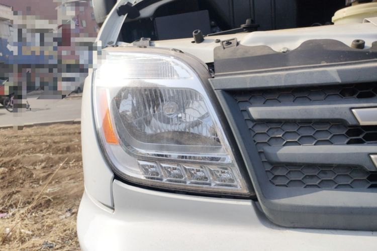 Used SAIC MAXUS Xintu V80 